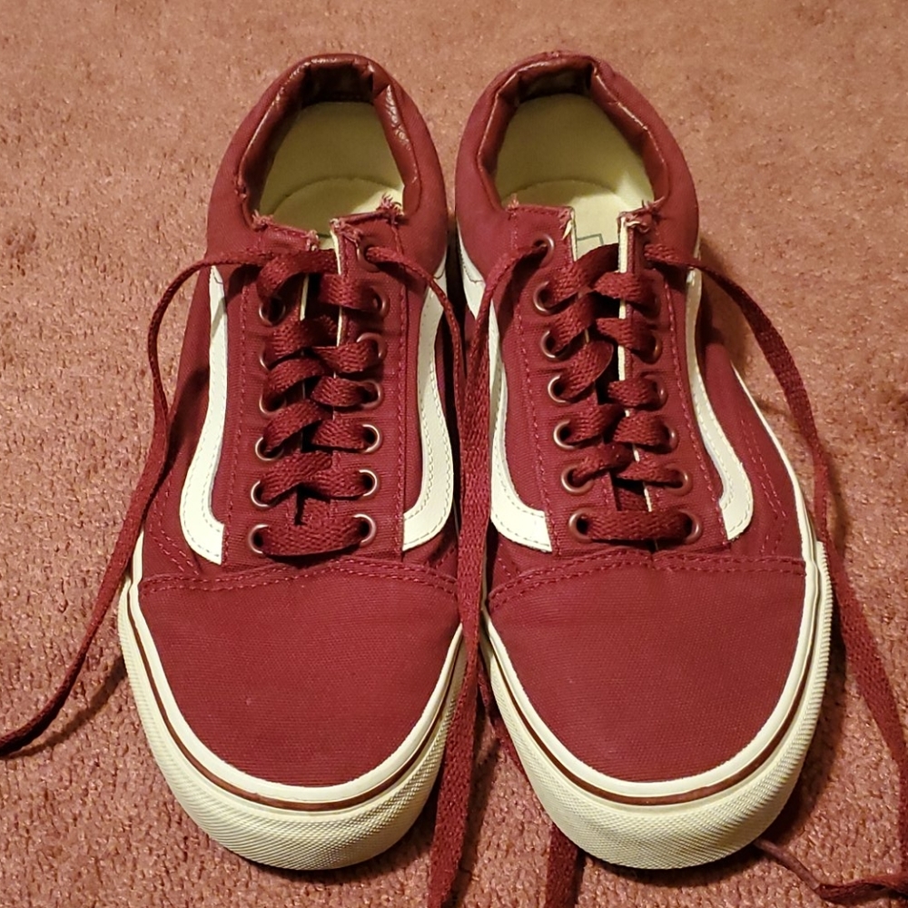 Maroon/Burgundy Vans Old Skool